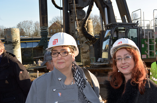 Ein guter Tag für die Bochumer Infrastruktur - links im Bild Gabi Spork (Bezirksbürgermeisterin)